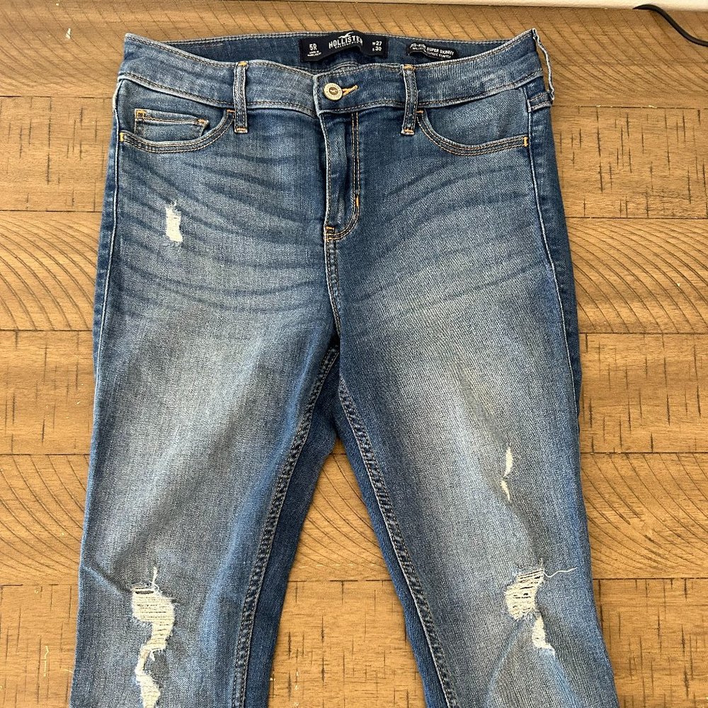 Hollister Size 5 Mid-Rise Super Skinny Jeans